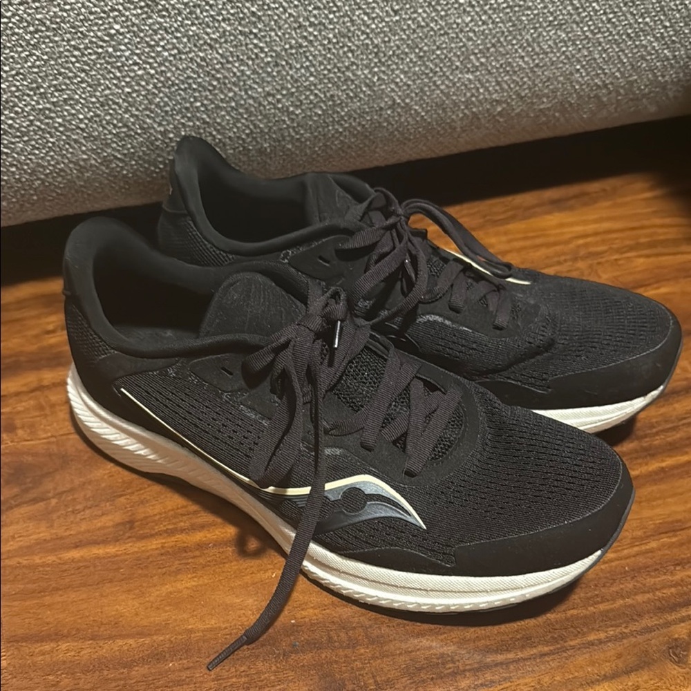 Saucony Women’s  Black Running Shoes form fit pwrrun 8.5